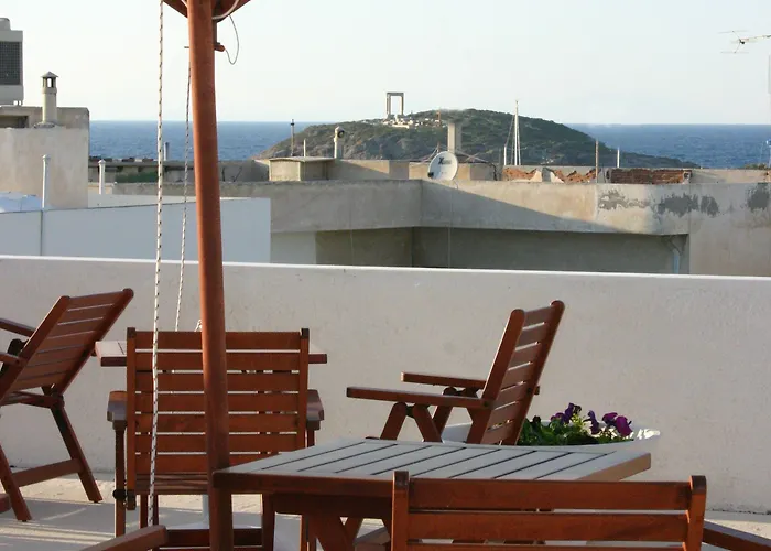 アパート Lygdamis Downtown 3 Star *