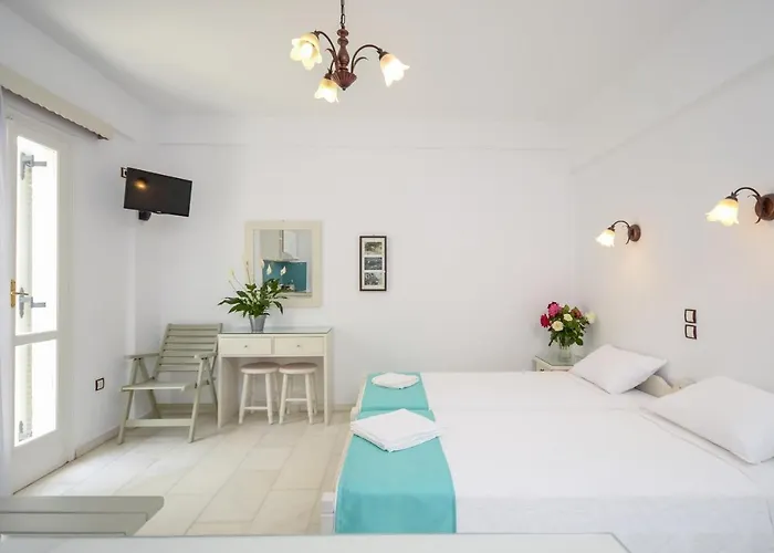 Lygdamis Downtown 3 Star דירה