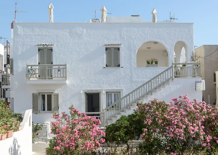 דירה Lygdamis Downtown 3 Star *