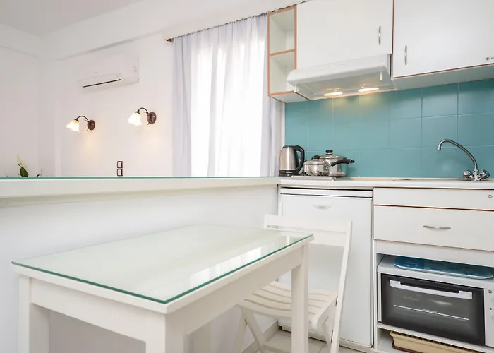 דירה Lygdamis Downtown 3 Star